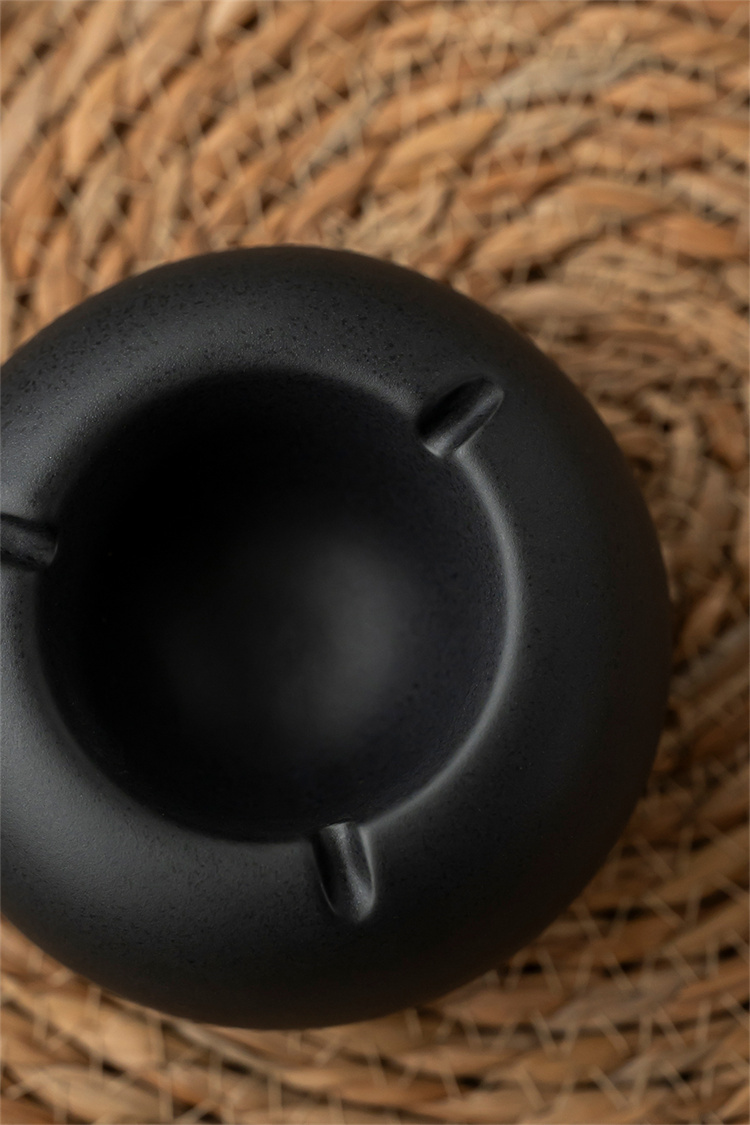 セラミック製 灰皿 ブラック