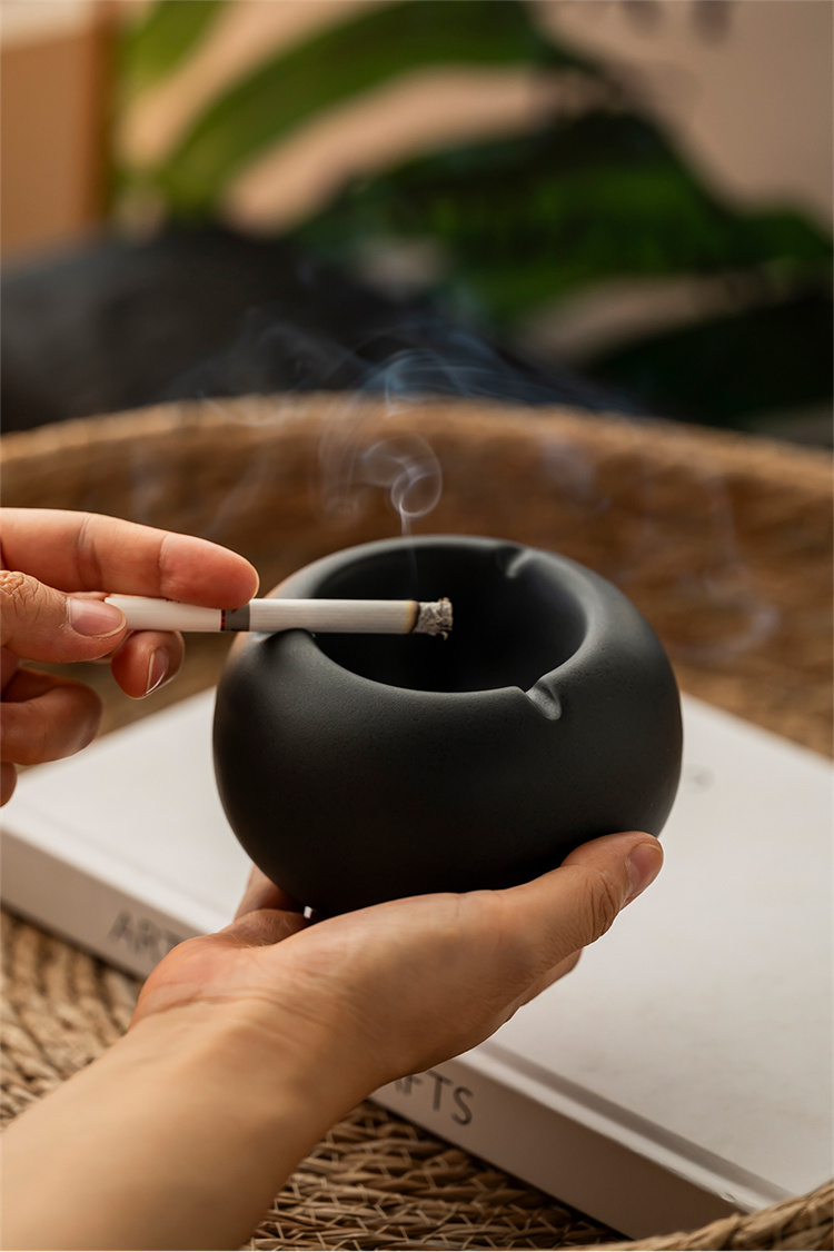 セラミック製 灰皿 ブラック